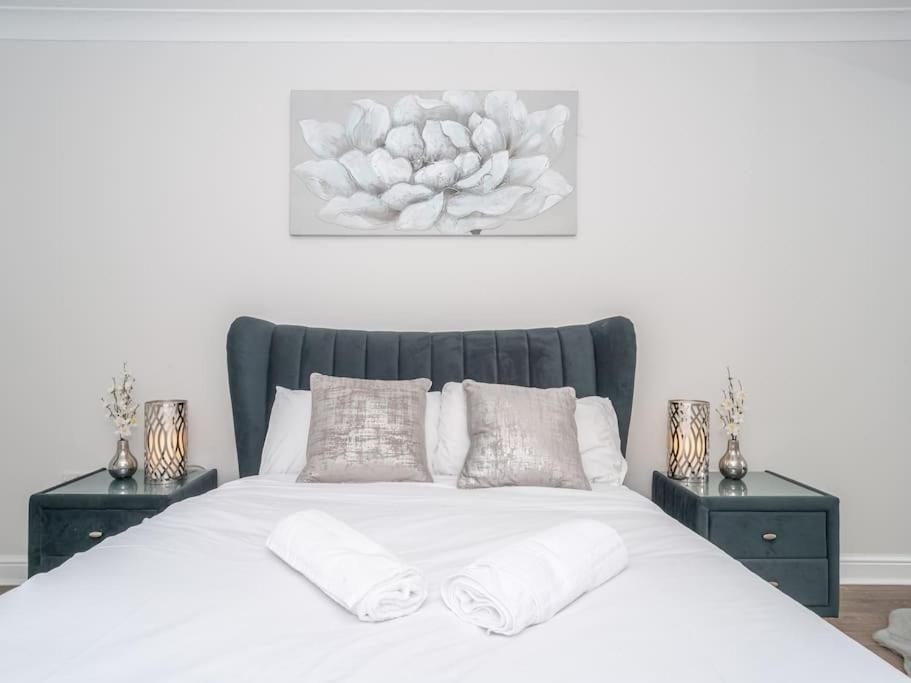 Апартаменти Luxury 2Bed 2Bath Flat In City Centre- Free Parking! Единбург Екстер'єр фото