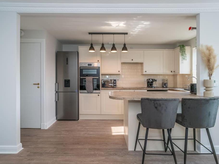 Апартаменти Luxury 2Bed 2Bath Flat In City Centre- Free Parking! Единбург Екстер'єр фото