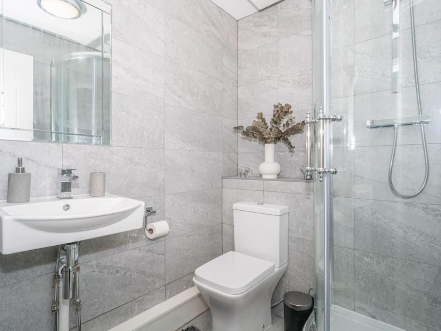 Апартаменти Luxury 2Bed 2Bath Flat In City Centre- Free Parking! Единбург Екстер'єр фото