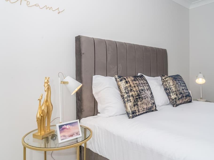 Апартаменти Luxury 2Bed 2Bath Flat In City Centre- Free Parking! Единбург Екстер'єр фото