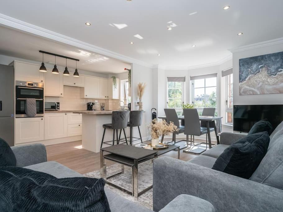 Апартаменти Luxury 2Bed 2Bath Flat In City Centre- Free Parking! Единбург Екстер'єр фото