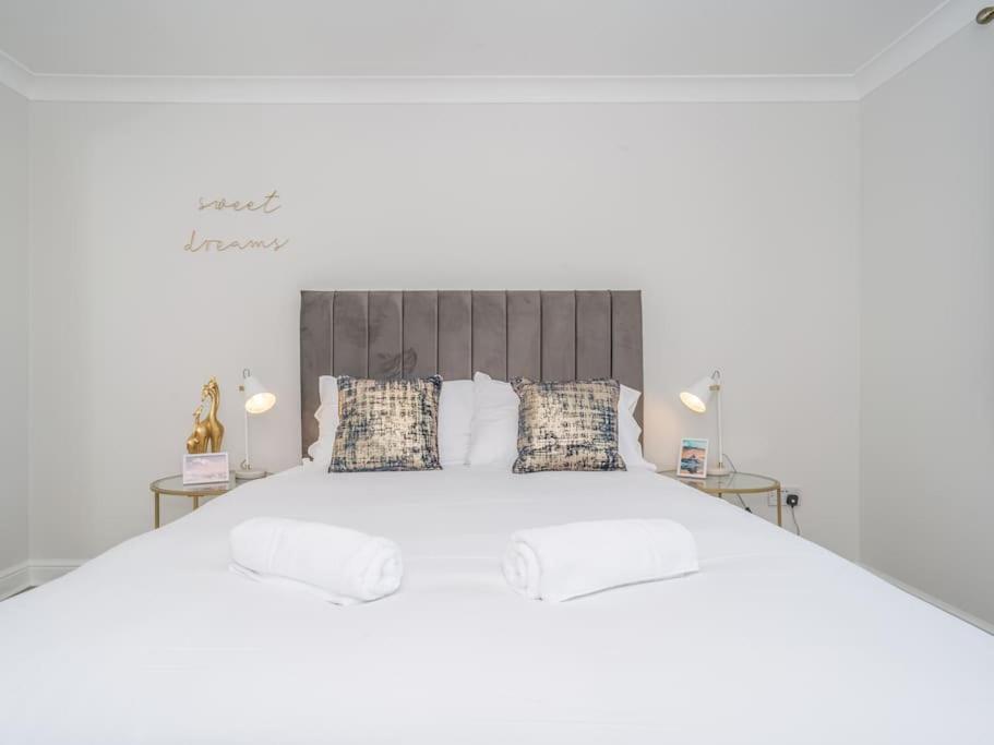 Апартаменти Luxury 2Bed 2Bath Flat In City Centre- Free Parking! Единбург Екстер'єр фото